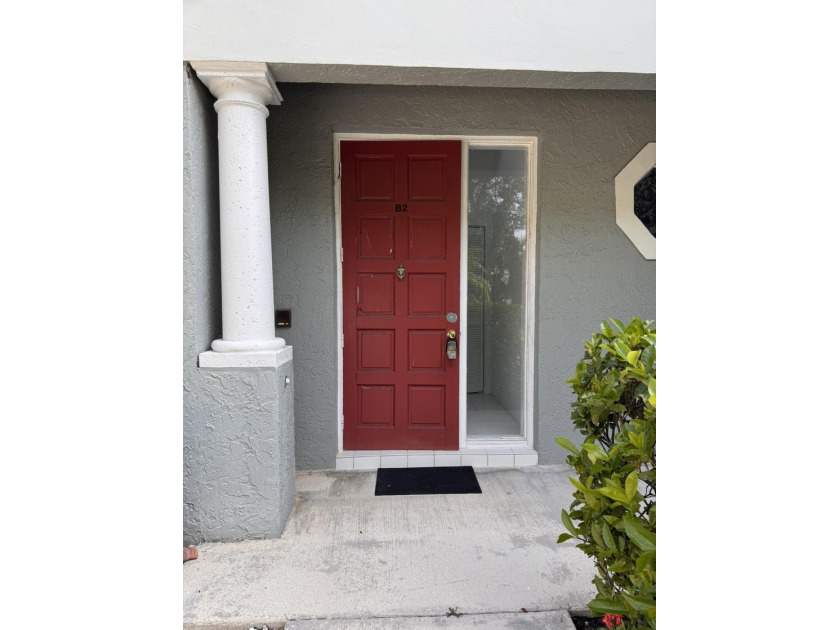 Don't miss this 3 bedroom 2 bath unit located in the beautiful - photo 6
