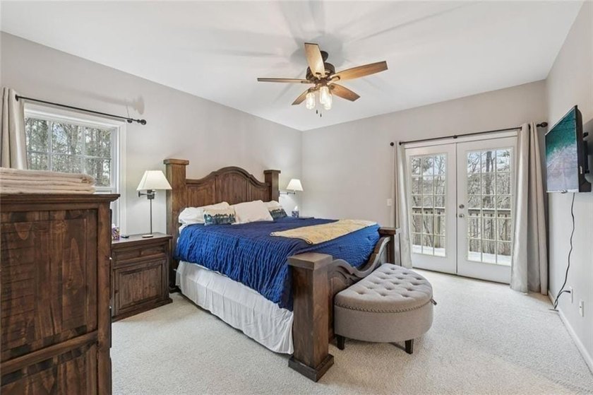A Rare Lake Lanier Escape: Private Retreat on Over 2 - photo 2