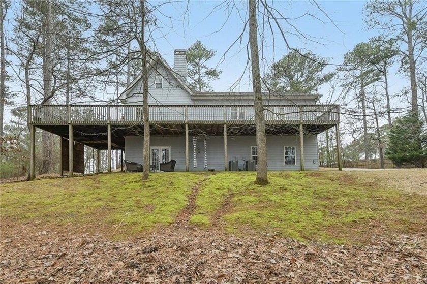 A Rare Lake Lanier Escape: Private Retreat on Over 2 - photo 6