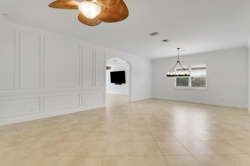 Located in one of Jupiter's most sought-after gated communities - photo 5