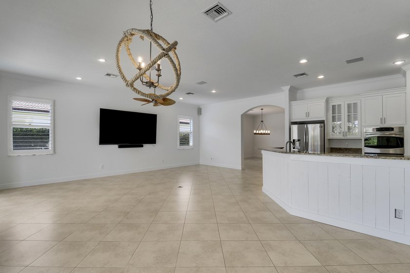 Located in one of Jupiter's most sought-after gated communities - photo 10
