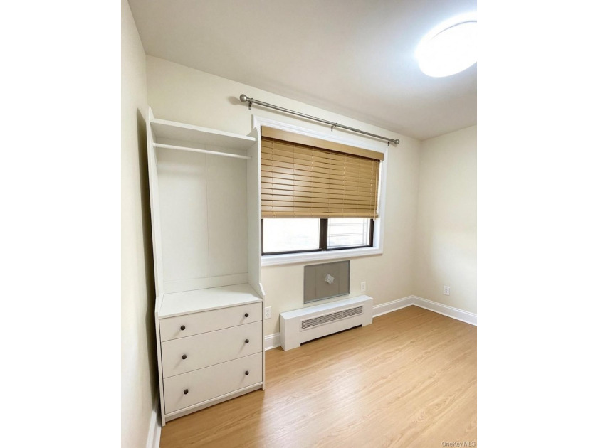 NO INTERVIEW - Garden-Style 1-Bedroom Co-op in South Flushing - photo 8