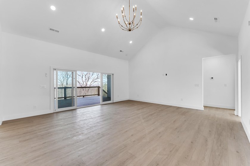 MODERN NEW CONSTRUCTION HOME WITH 3-CAR GARAGE! This stunning - photo 9