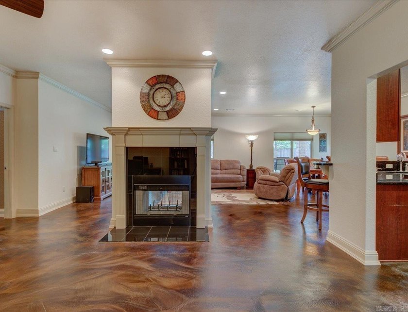 Elegance Meets Golf &amp; Lake Living Nestled in a quiet, serene - photo 5
