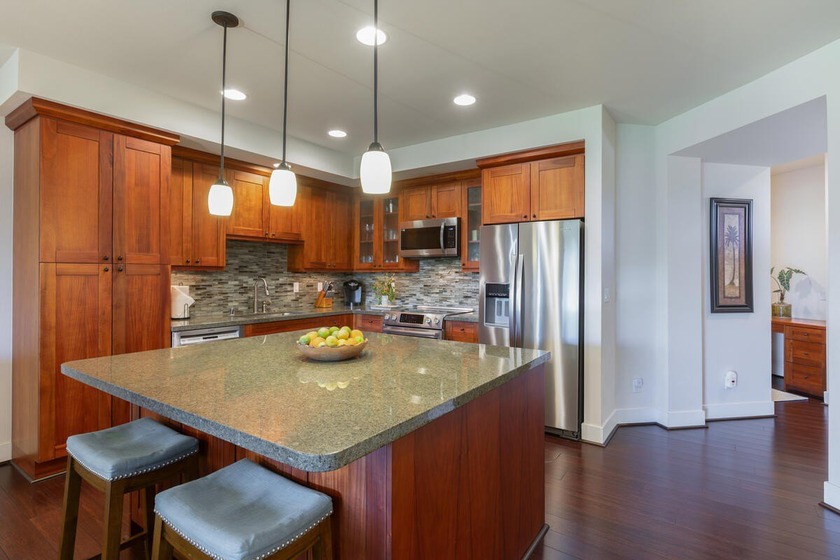 Welcome to Pili Mai 2J - a premier residence within one of - photo 3