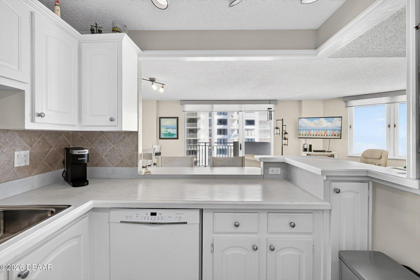 Experience resort-style oceanfront living at the iconic Oceans - photo 9
