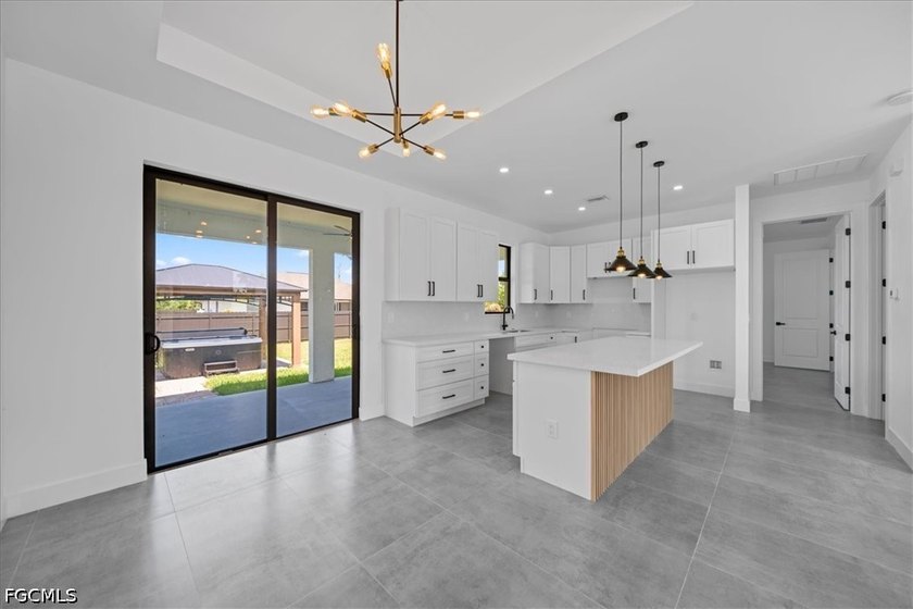 Welcome to the Moon Model, a beautifully designed contemporary - photo 10