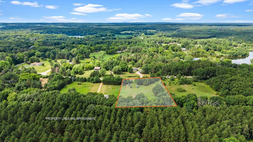 Construction to begin after an Accepted Offer: This featured - photo 7