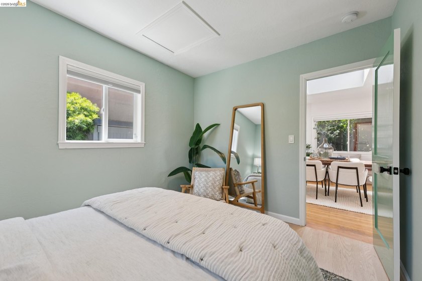 Tucked into the heart of Temescal, this delightful two-bedroom - photo 18