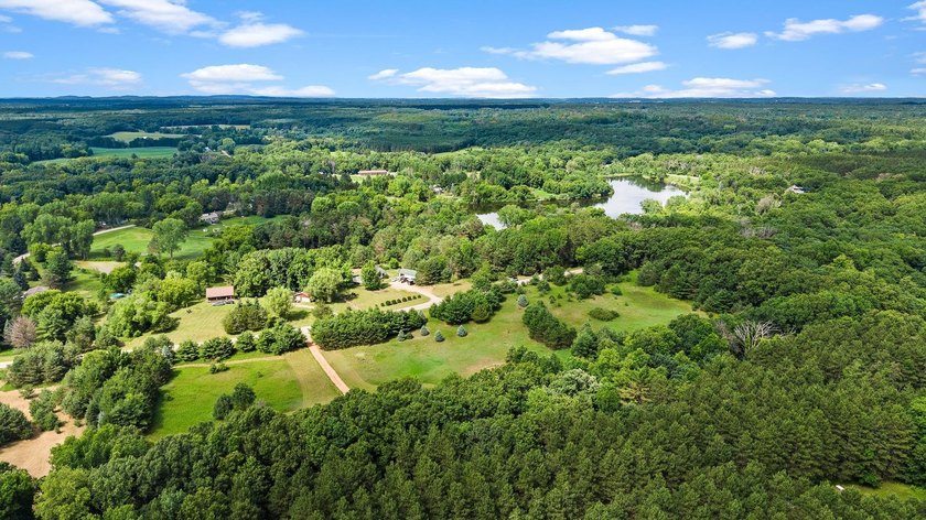 Construction to begin after an Accepted Offer: This featured - photo 8