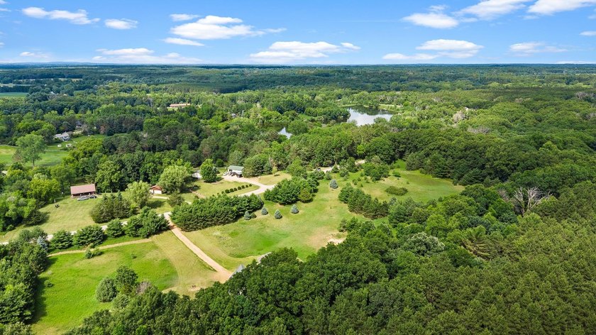 Construction to begin after an Accepted Offer: This featured - photo 9