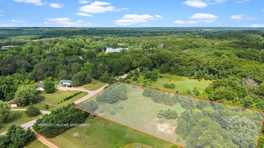 Construction to begin after an Accepted Offer: This featured - photo 10
