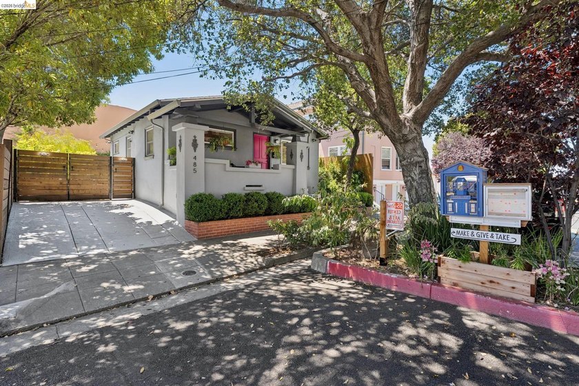 Tucked into the heart of Temescal, this delightful two-bedroom - photo 35