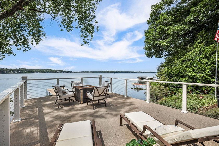 Rare Lake Monona opportunity in coveted Winnequah Point! This - photo 2