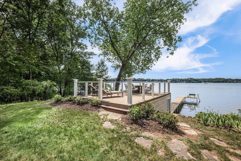 Rare Lake Monona opportunity in coveted Winnequah Point! This - photo 5