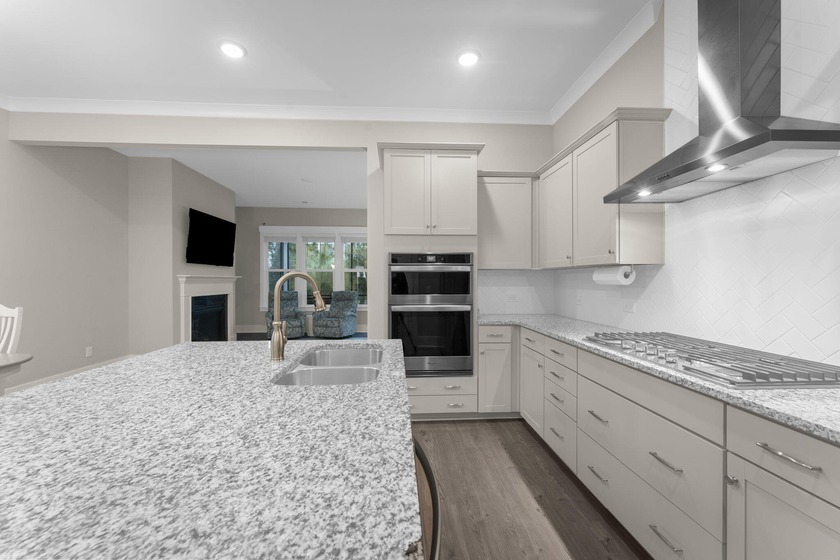 Steps away from the Wando River, 116 Low Tide Court is move-in - photo 8