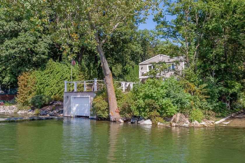 Rare Lake Monona opportunity in coveted Winnequah Point! This - photo 8