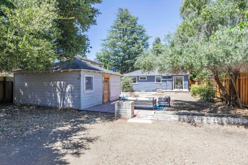 A rare opportunity to build a custom dream home in Palo Alto's - photo 13