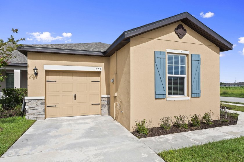 Discover the Santa Maria in Celebration Pointe a beautifully - photo 2