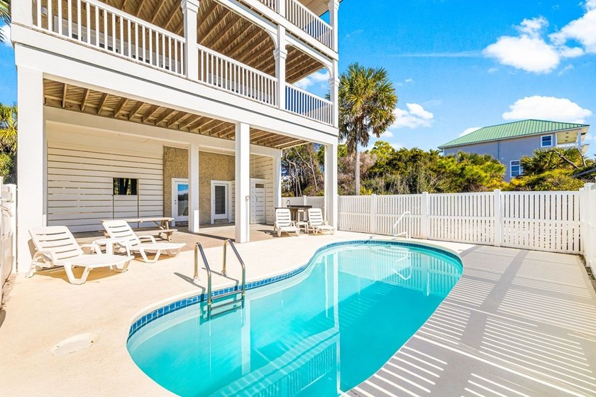 St George Island Gulf Front Home with Private Beachfront Pool - photo 3