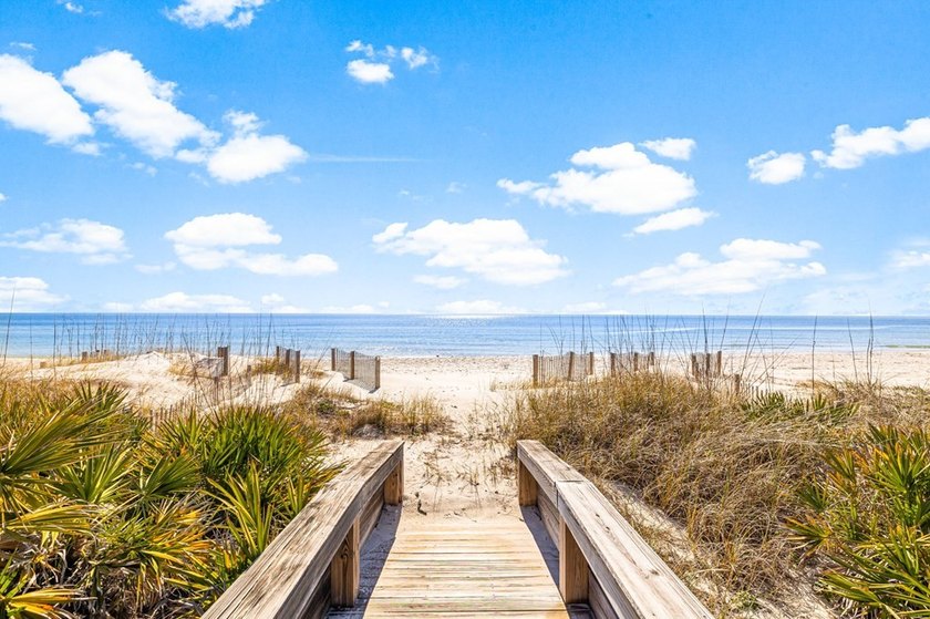St George Island Gulf Front Home with Private Beachfront Pool - photo 5