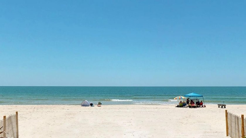 St George Island Gulf Front Home with Private Beachfront Pool - photo 6