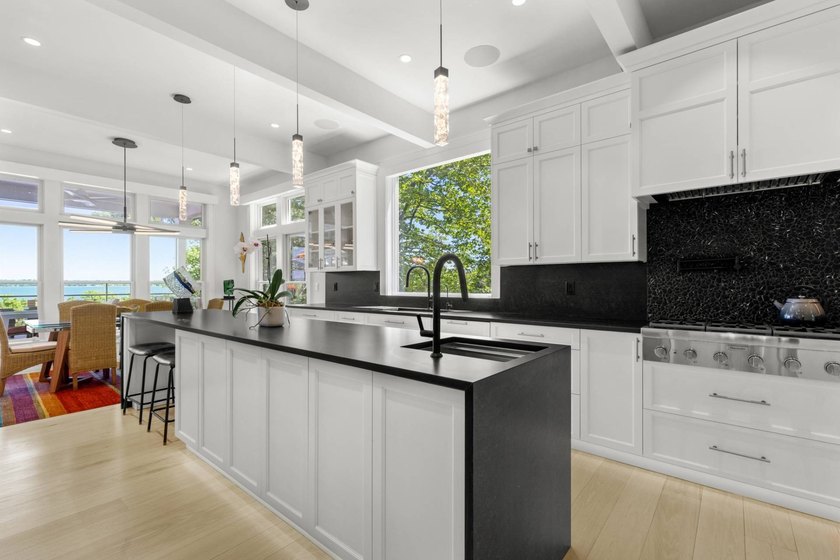 There are few opportunities remaining in East Hampton where - photo 11