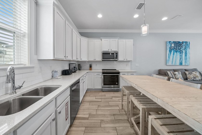 Beautifully updated luxury home in the heart of Miramar Beach - photo 13