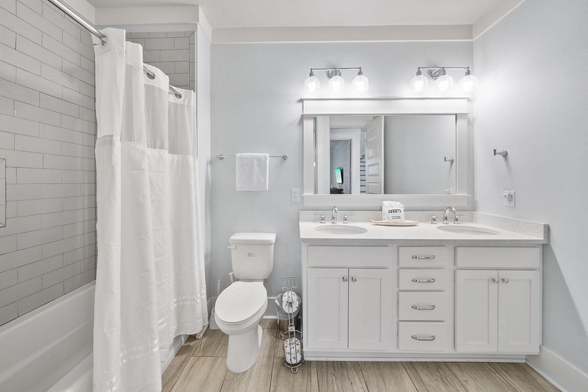 Beautifully updated luxury home in the heart of Miramar Beach - photo 21