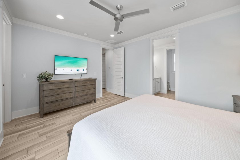 Beautifully updated luxury home in the heart of Miramar Beach - photo 23
