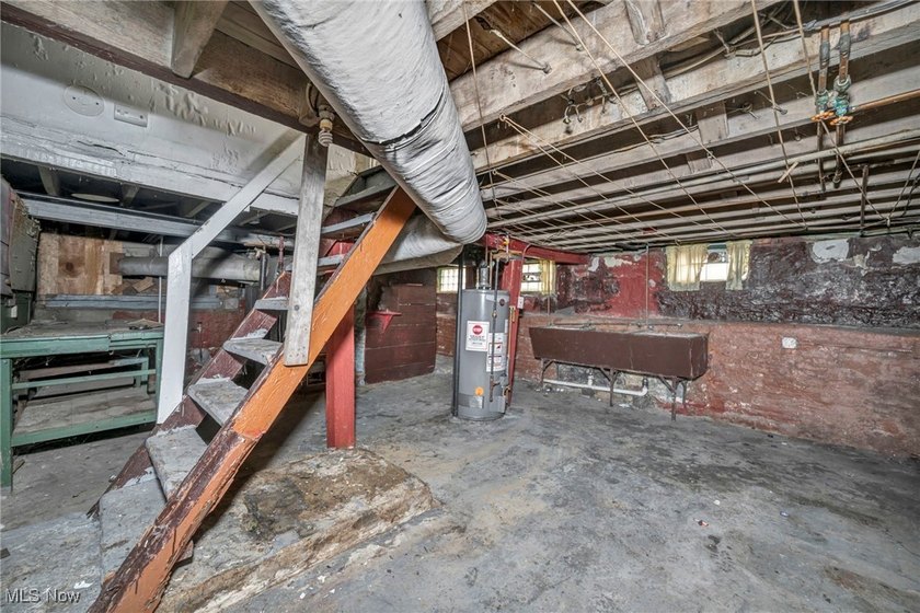 Investor opportunity: four-bedroom, two-bath single-family home - photo 33