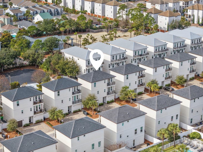 Beautifully updated luxury home in the heart of Miramar Beach - photo 38