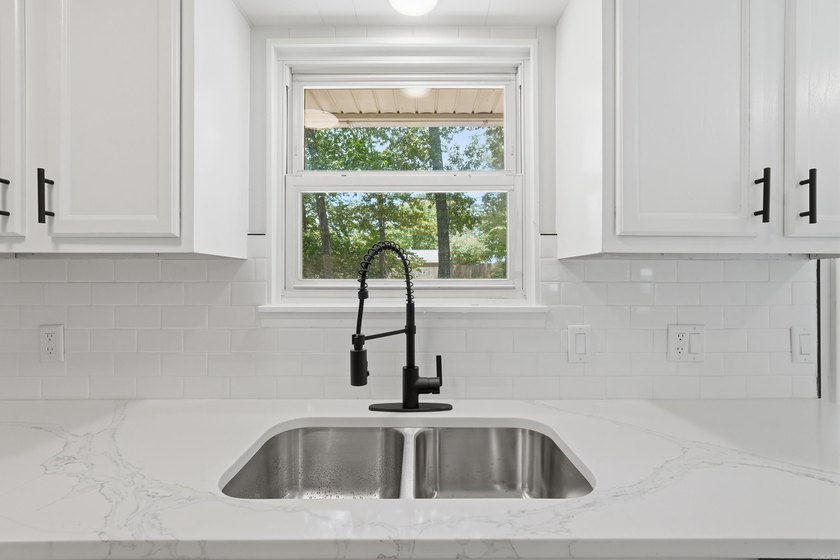 Recently updated 3 bed 1 bath home in Heber Springs! Updates - photo 8