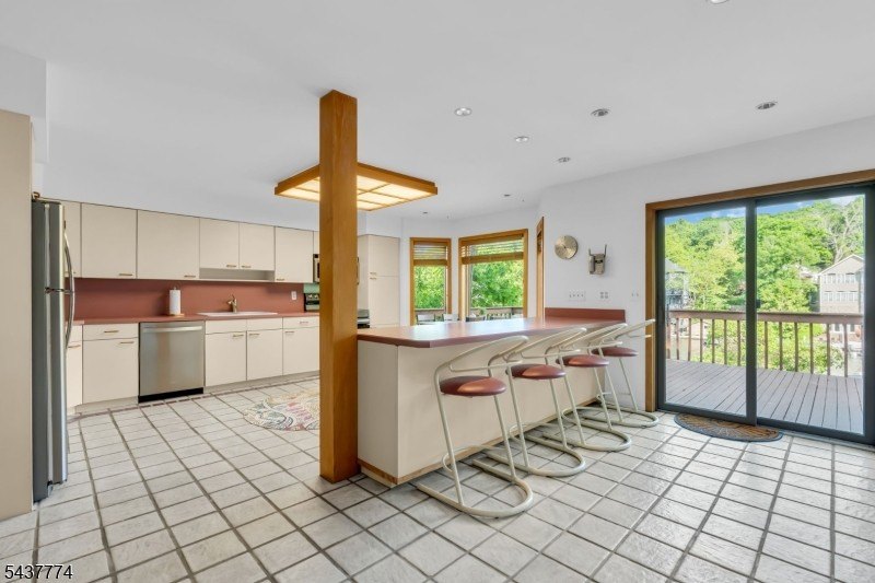 Escape to your own private lakefront retreat on Lake Hopatcong - photo 12