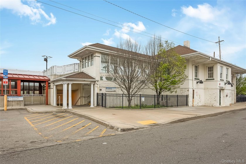 Located in Murray Hill/Auburndale section of Flushing, this - photo 23