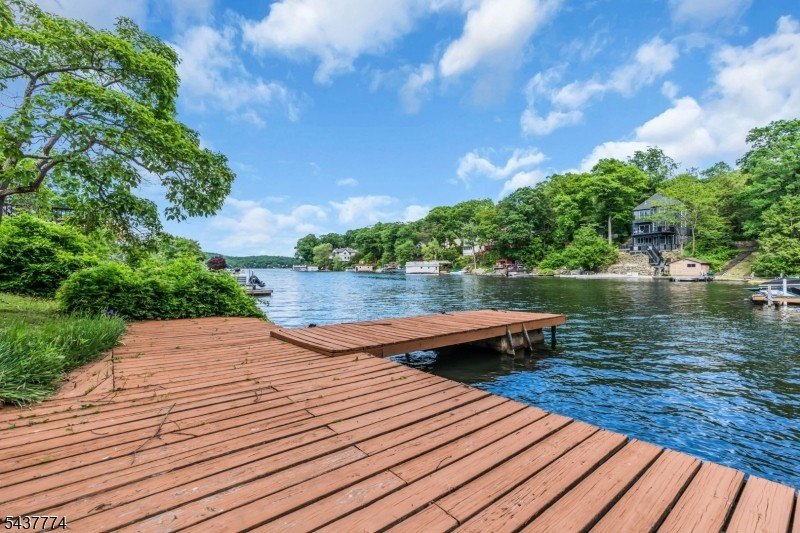 Escape to your own private lakefront retreat on Lake Hopatcong - photo 31