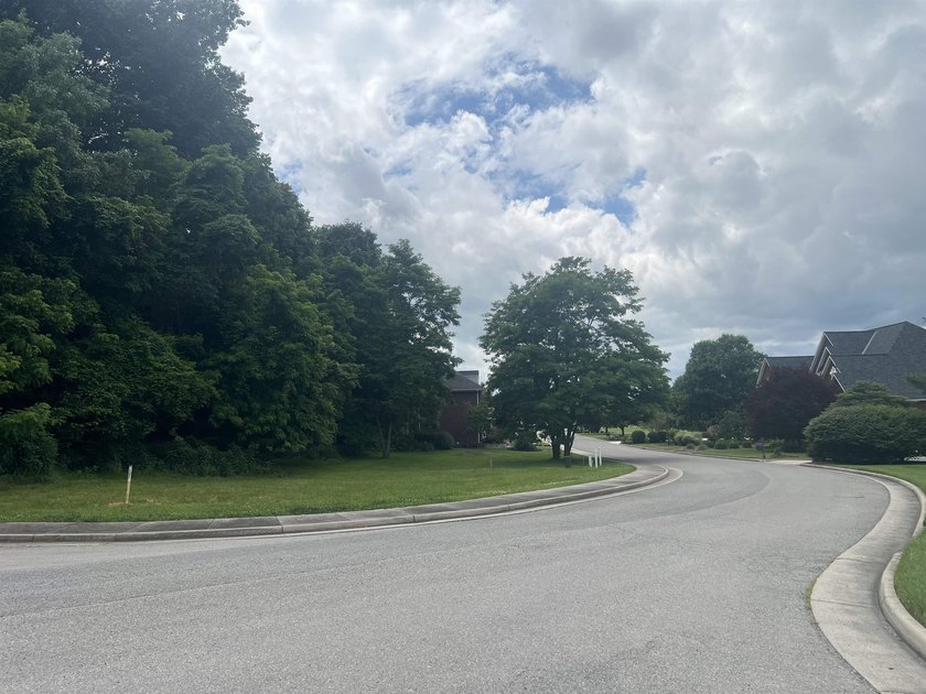 Here is your change to purchase your own Prime Building Lot in - photo 3