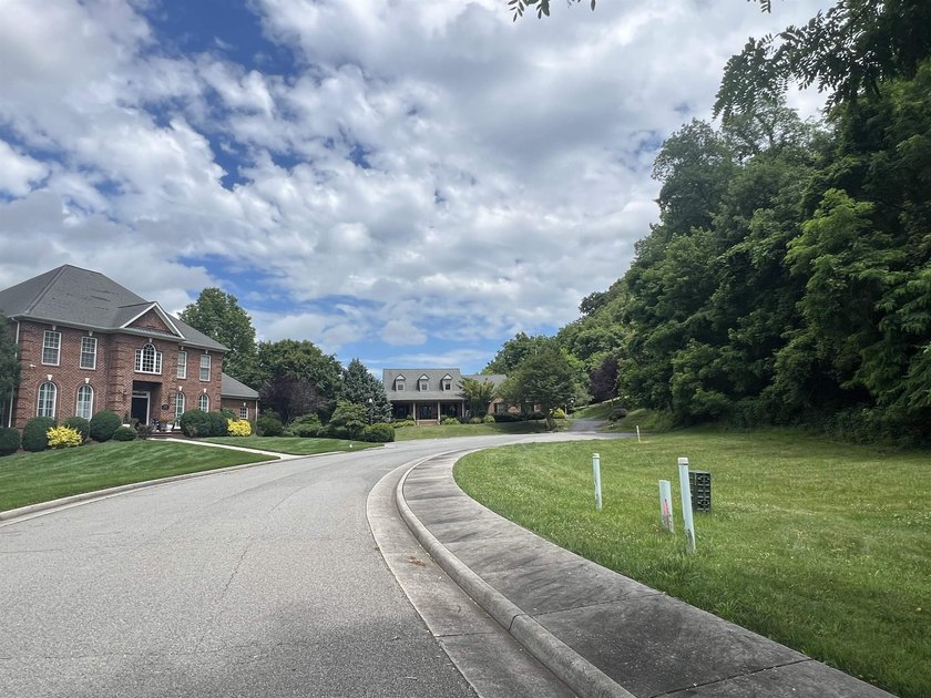 Here is your change to purchase your own Prime Building Lot in - photo 8