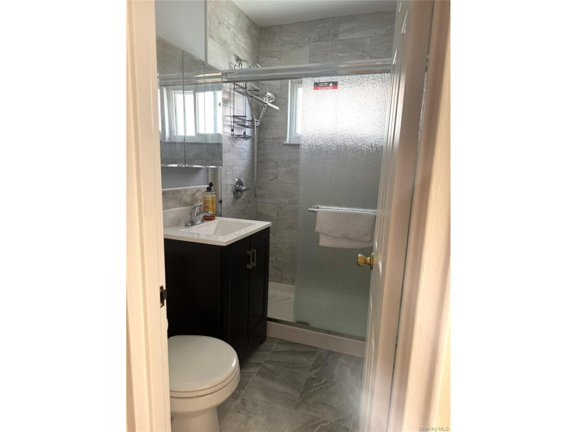 Rare opportunity in the sought-after Country Club area. This - photo 8
