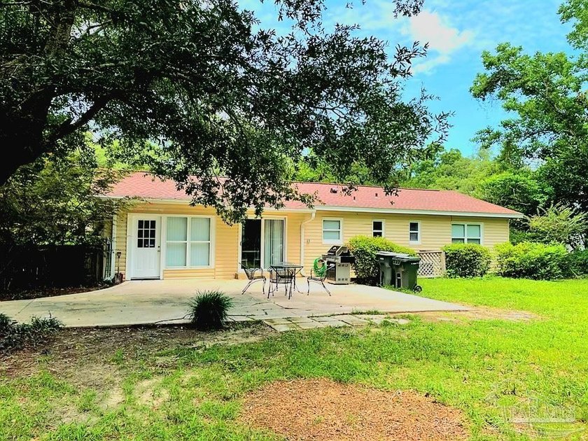 Completely remodeled house with 4 bedrooms and 3 bathrooms - photo 12