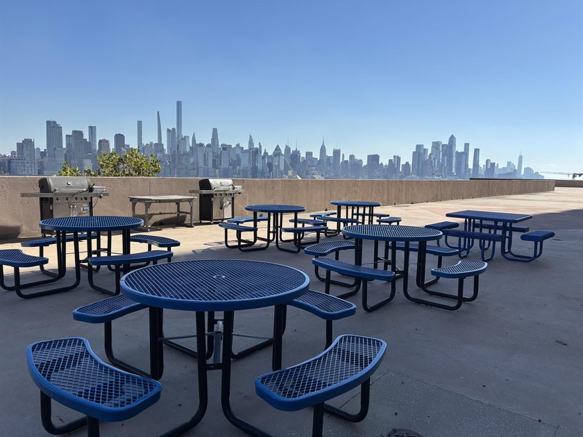 Enjoy the Spectacular Breathtaking NYC River Views from your - photo 21