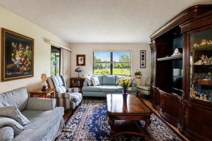 Beautifully maintained 2-bedroom, 2-bath villa-style townhome - photo 21