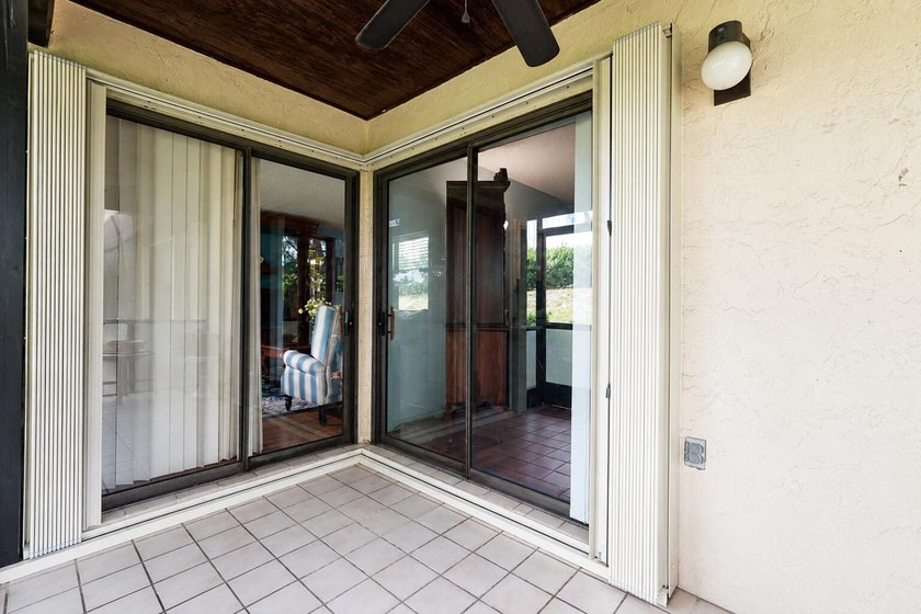 Beautifully maintained 2-bedroom, 2-bath villa-style townhome - photo 26