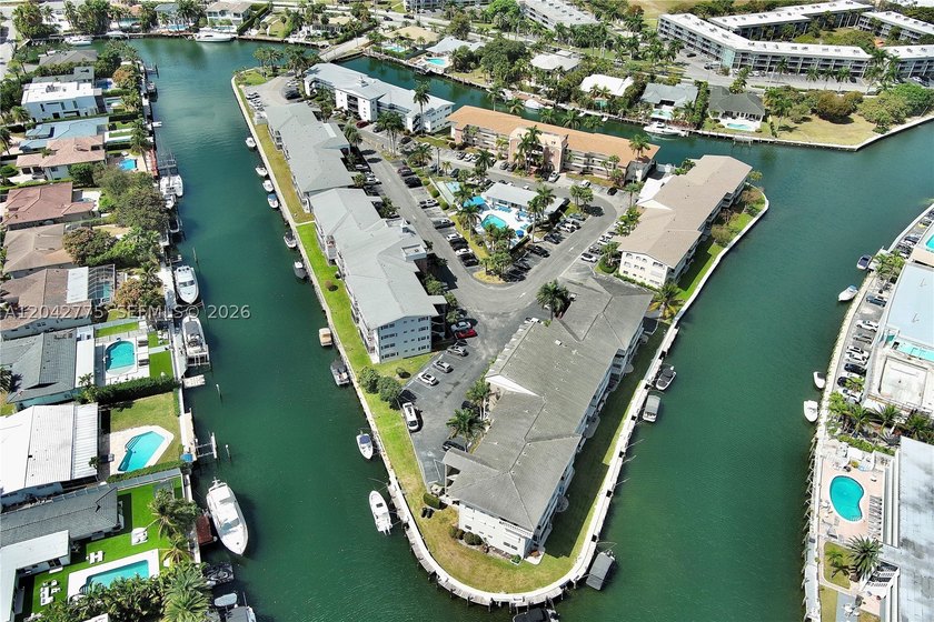 Take in breathtaking water views from this beautifully - photo 32
