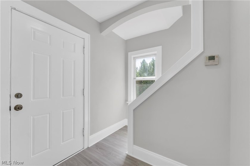This beautifully renovated 3-bedroom, 2-bathroom home offers - photo 4