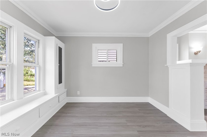 This beautifully renovated 3-bedroom, 2-bathroom home offers - photo 10