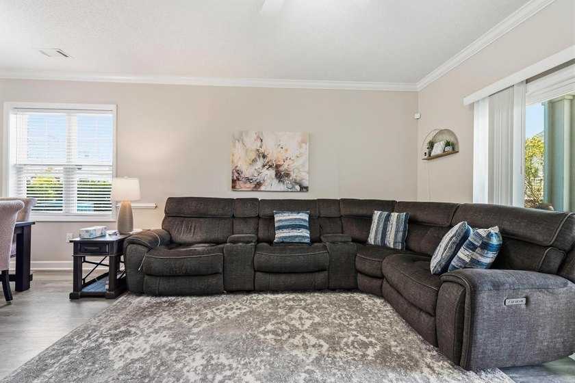 Ground-floor two-bedroom, two-bathroom condo with no-stairs - photo 15