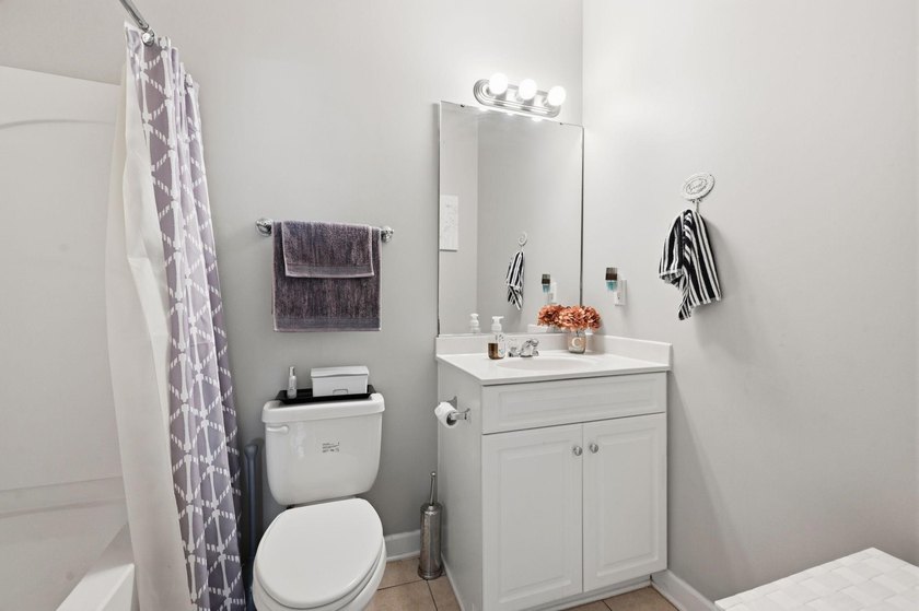 Ground-floor two-bedroom, two-bathroom condo with no-stairs - photo 22