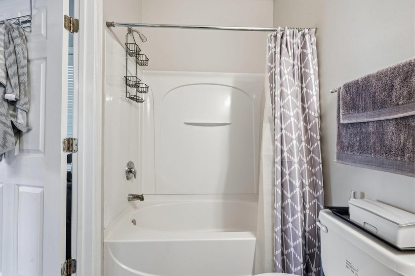 Ground-floor two-bedroom, two-bathroom condo with no-stairs - photo 23