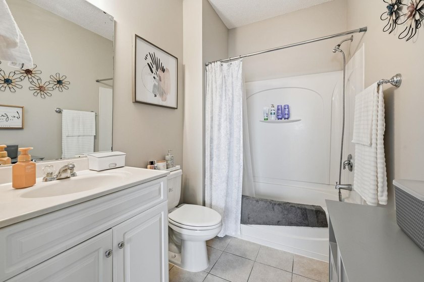 Ground-floor two-bedroom, two-bathroom condo with no-stairs - photo 31